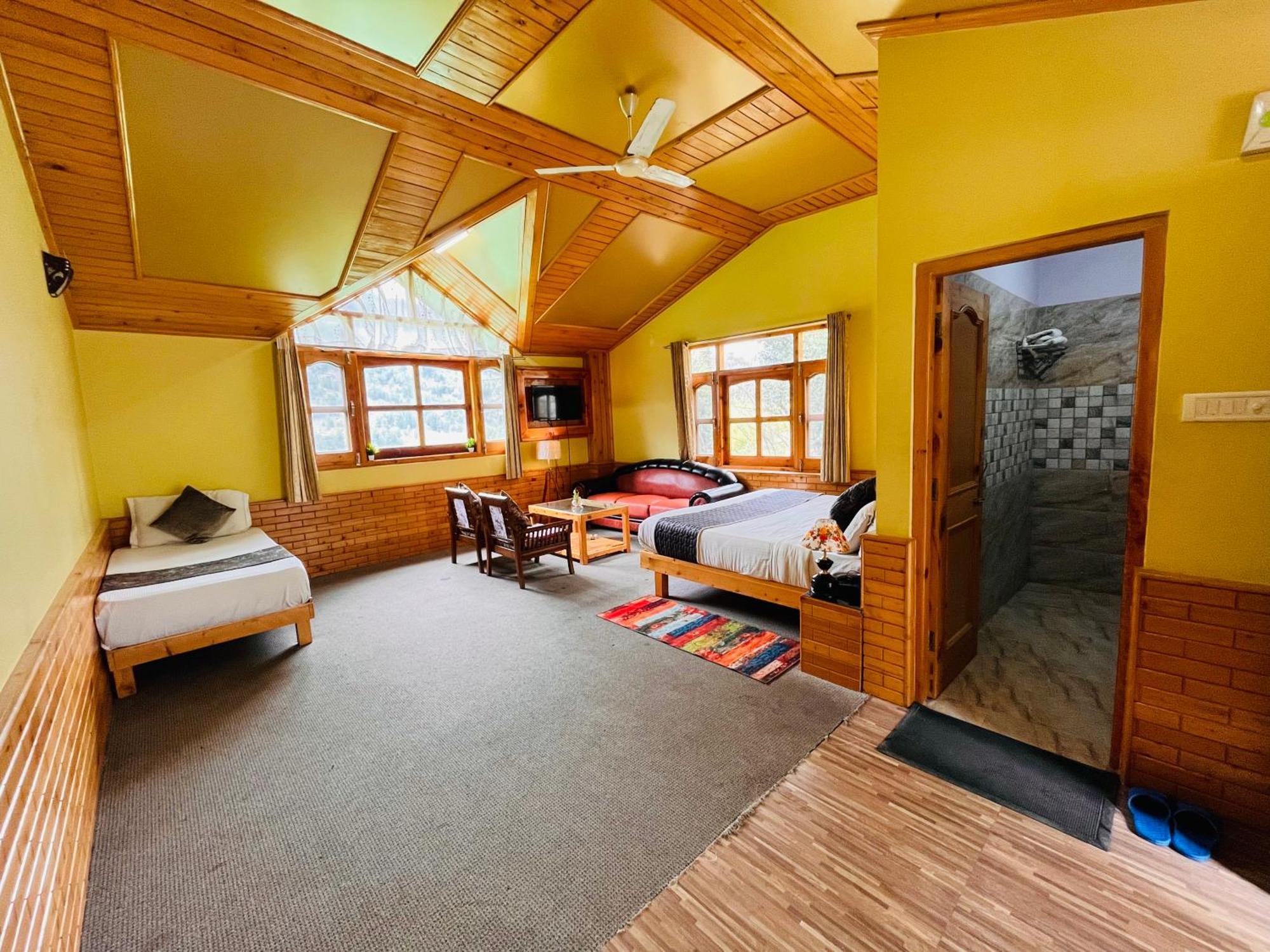 Hotel Hollywood Manali - Scenic River & Mountain View With Premium Rooms מראה חיצוני תמונה