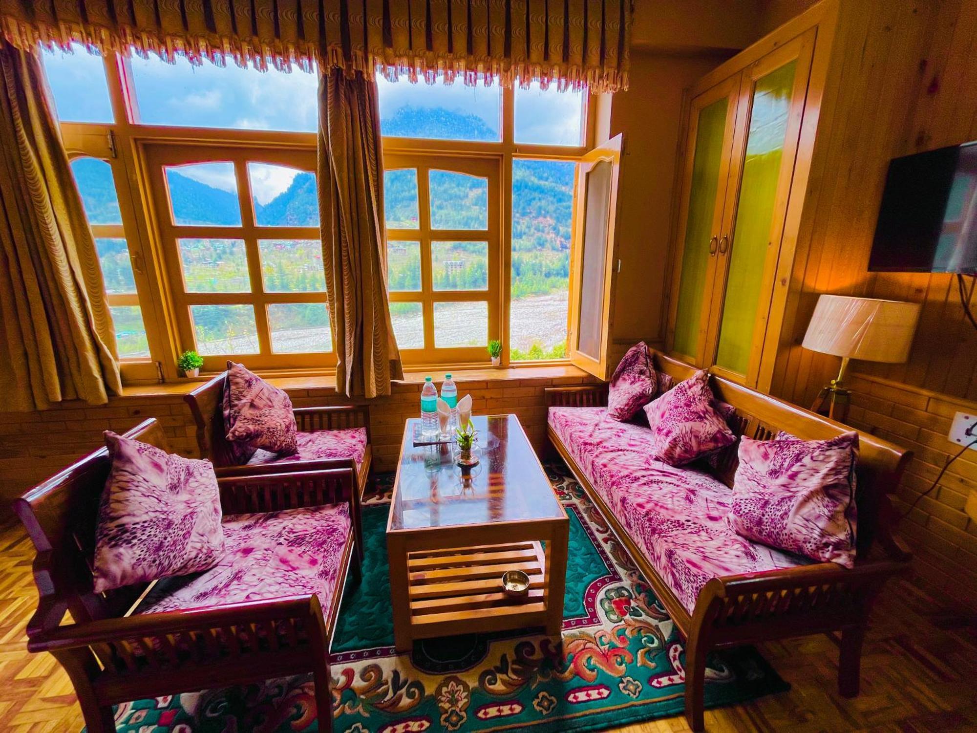 Hotel Hollywood Manali - Scenic River & Mountain View With Premium Rooms מראה חיצוני תמונה