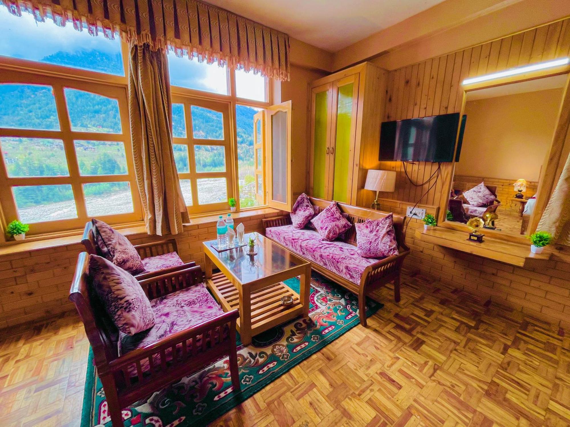 Hotel Hollywood Manali - Scenic River & Mountain View With Premium Rooms מראה חיצוני תמונה