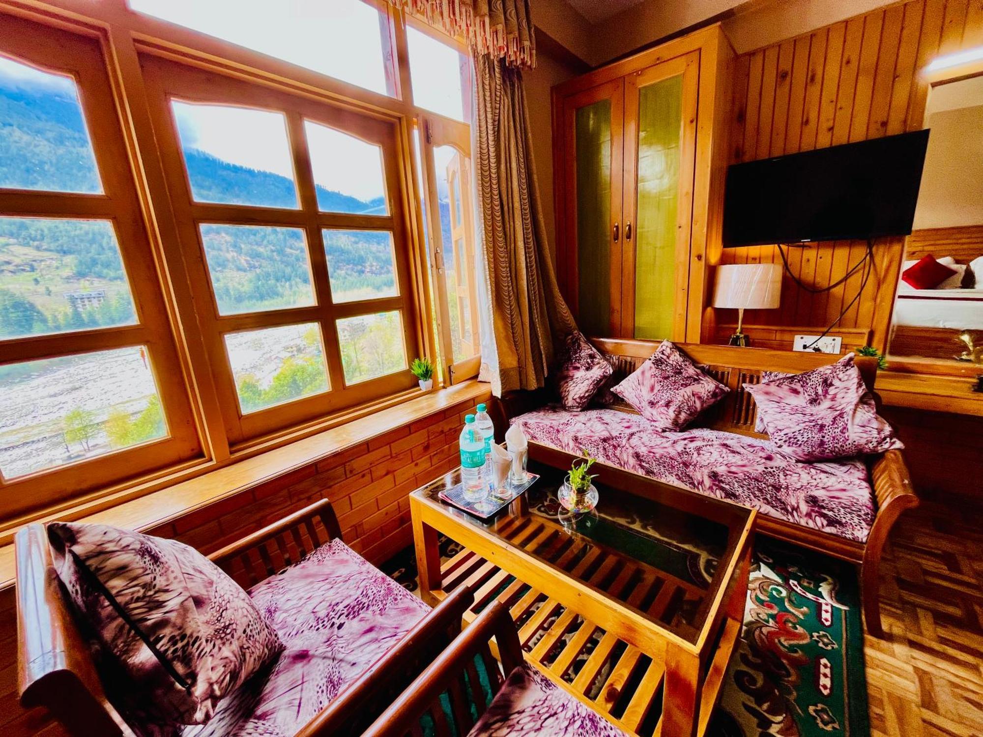 Hotel Hollywood Manali - Scenic River & Mountain View With Premium Rooms מראה חיצוני תמונה