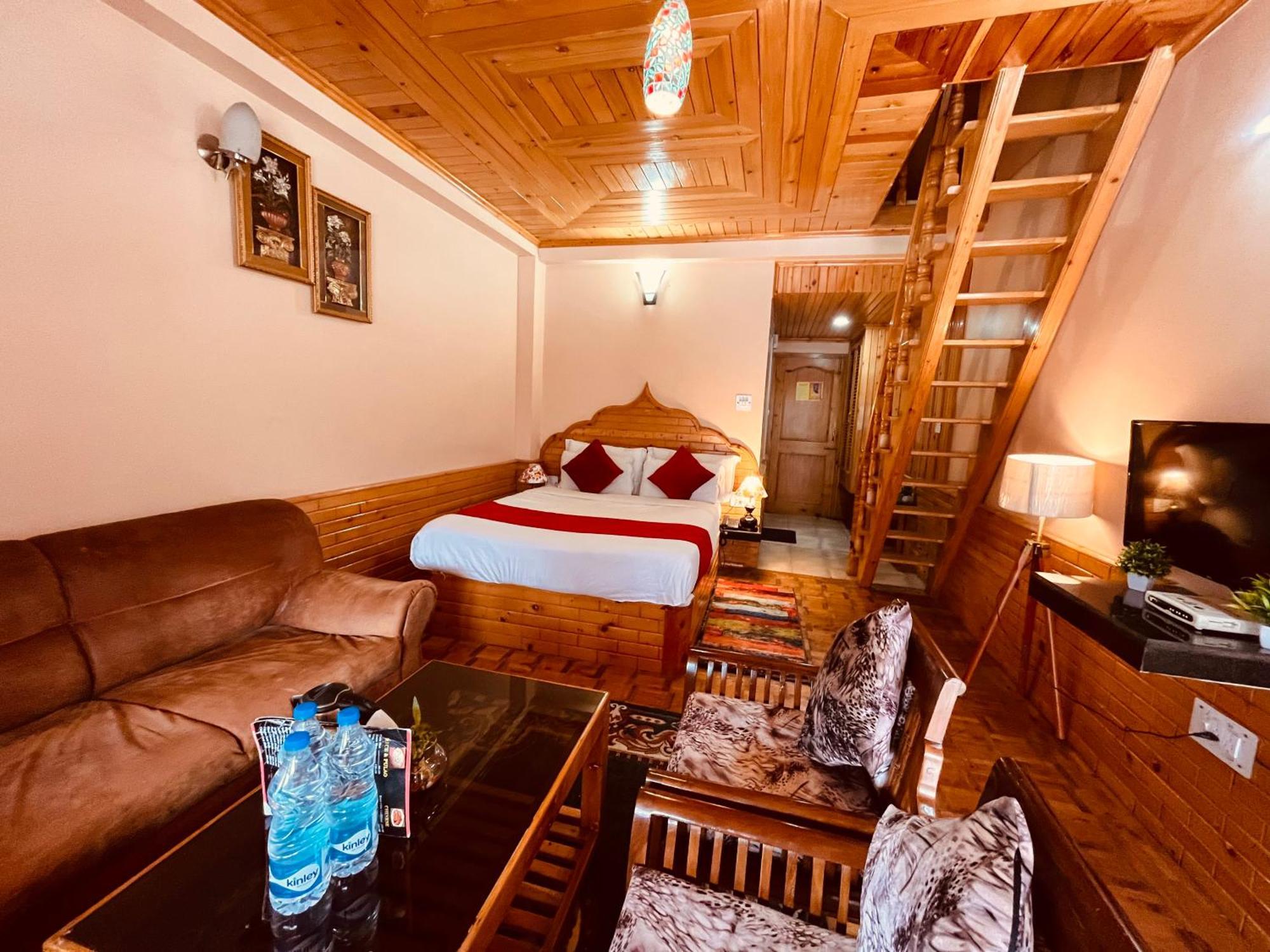 Hotel Hollywood Manali - Scenic River & Mountain View With Premium Rooms מראה חיצוני תמונה
