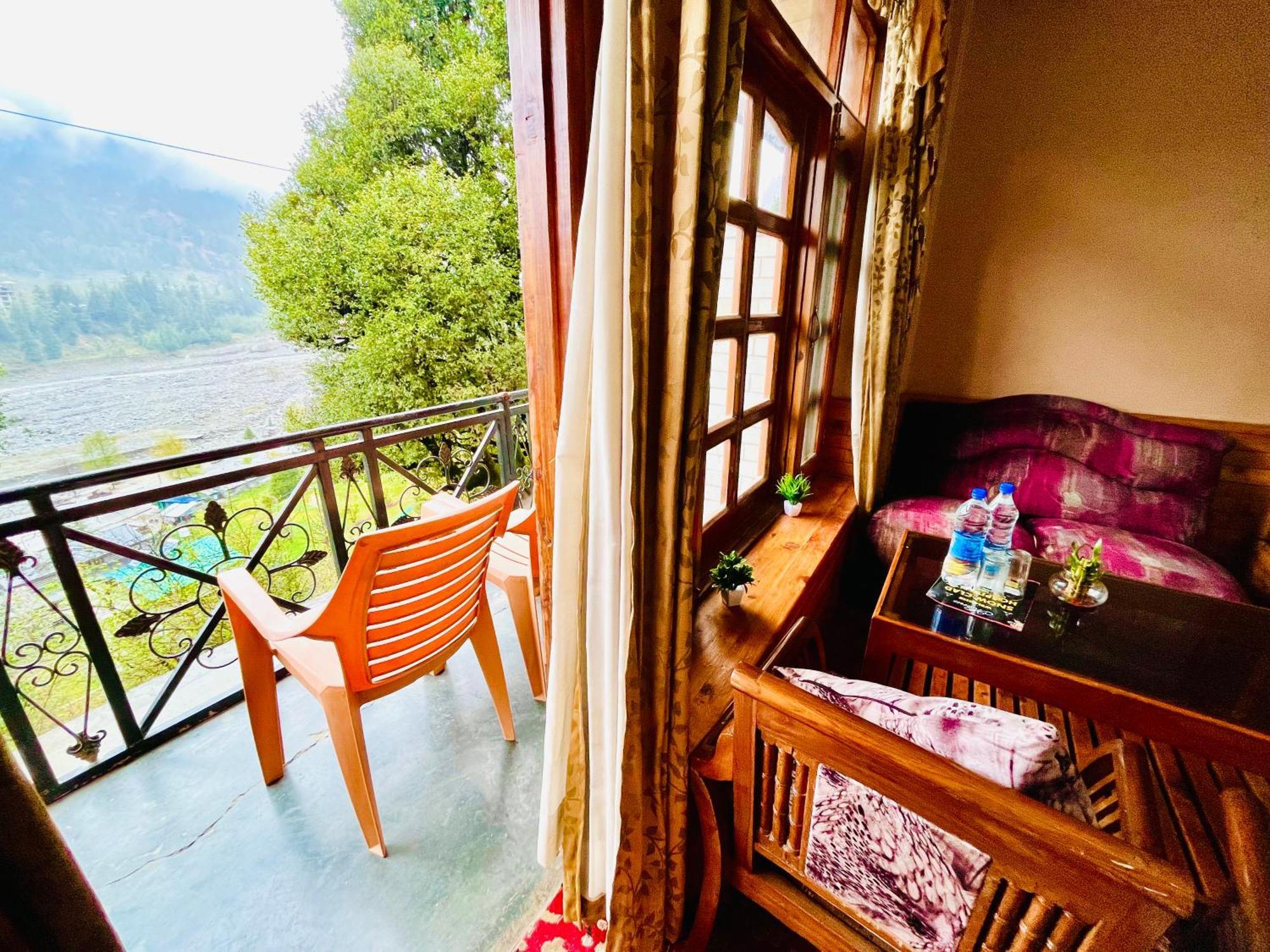 Hotel Hollywood Manali - Scenic River & Mountain View With Premium Rooms מראה חיצוני תמונה