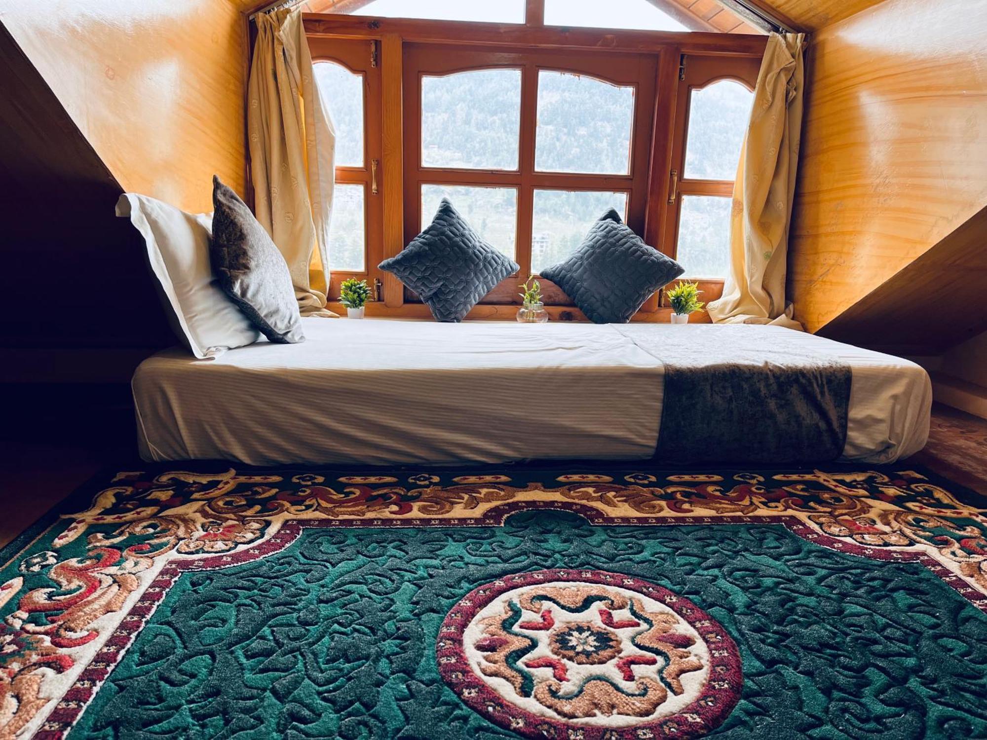 Hotel Hollywood Manali - Scenic River & Mountain View With Premium Rooms מראה חיצוני תמונה