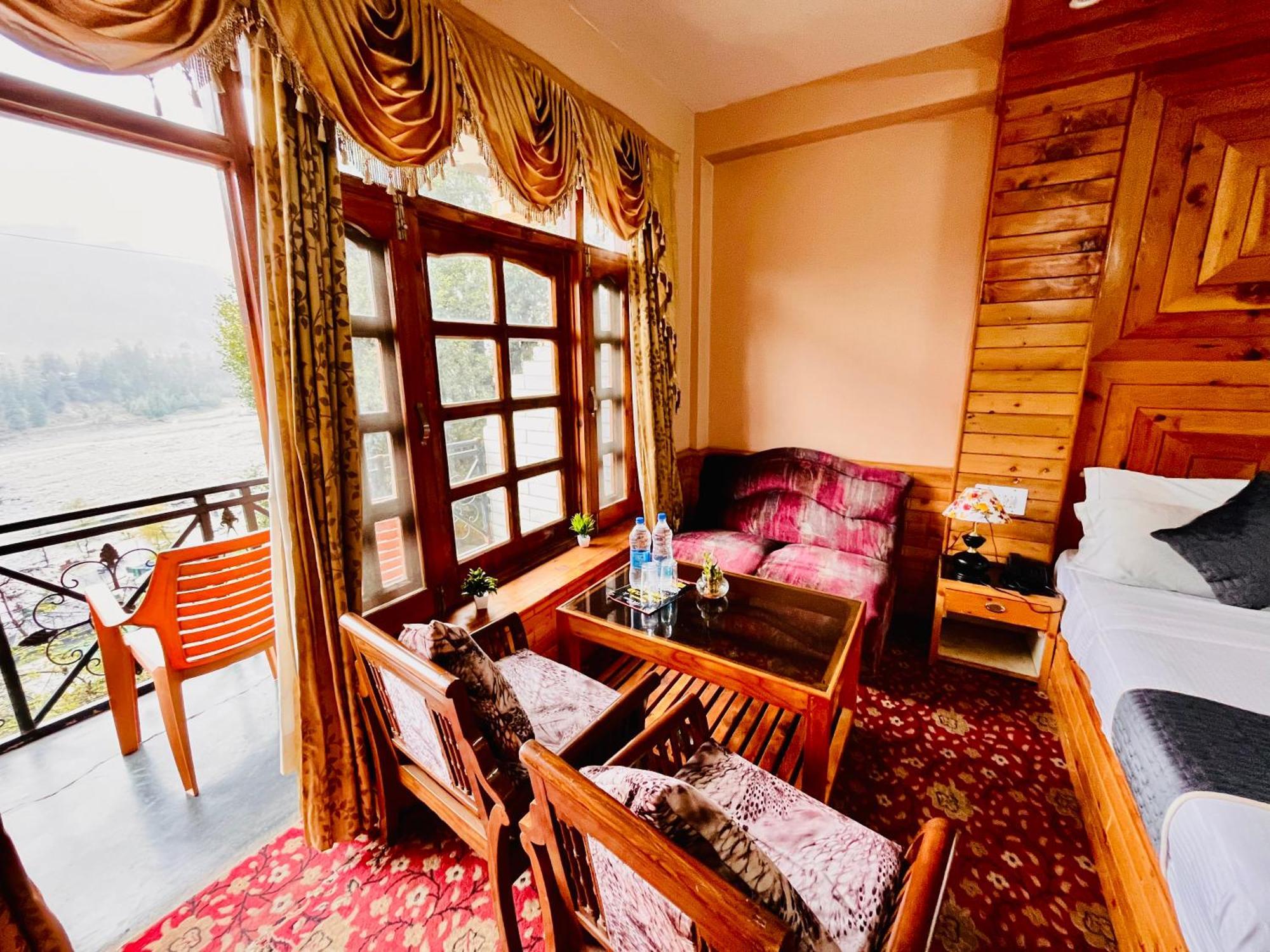 Hotel Hollywood Manali - Scenic River & Mountain View With Premium Rooms מראה חיצוני תמונה