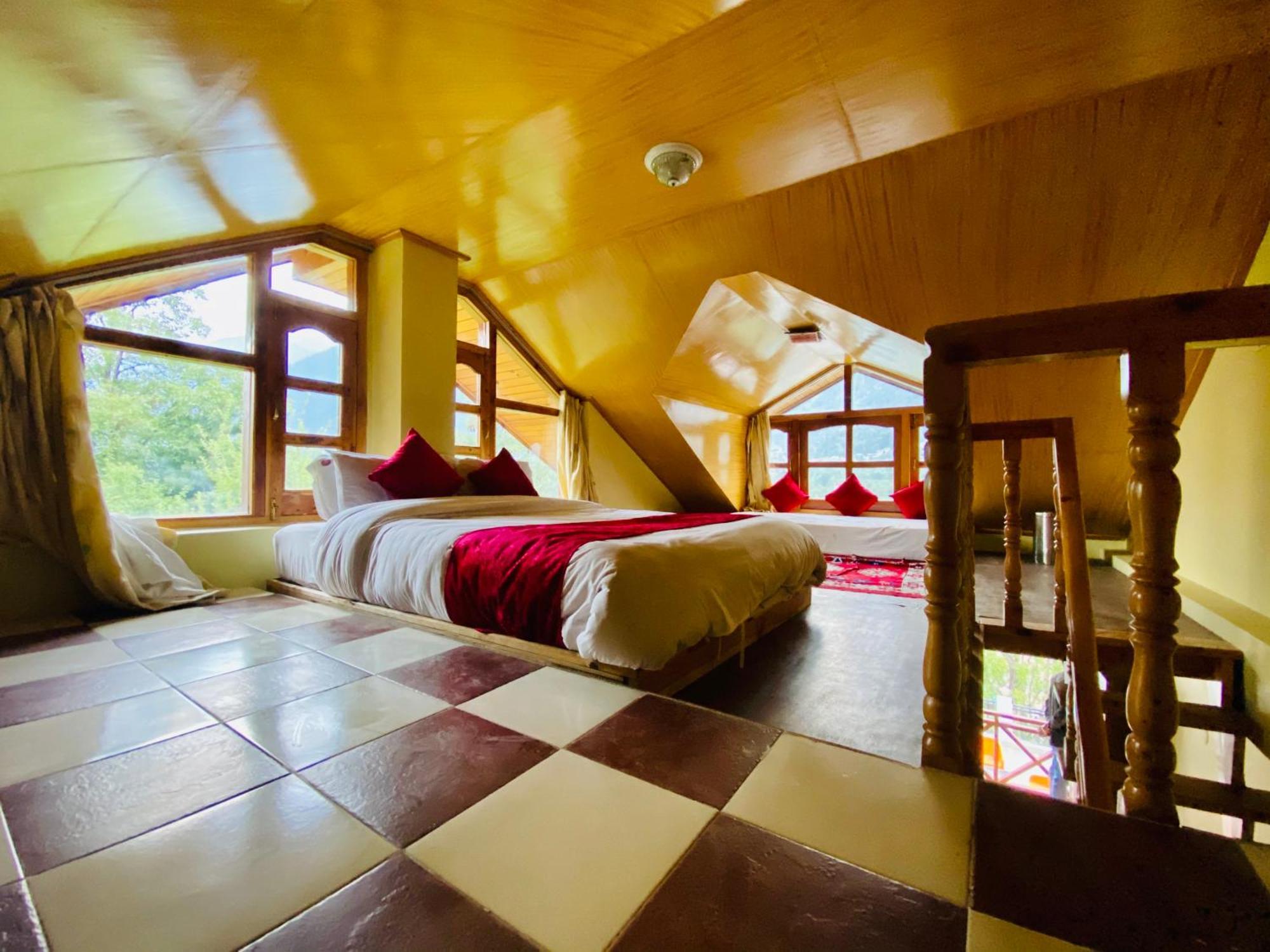 Hotel Hollywood Manali - Scenic River & Mountain View With Premium Rooms מראה חיצוני תמונה