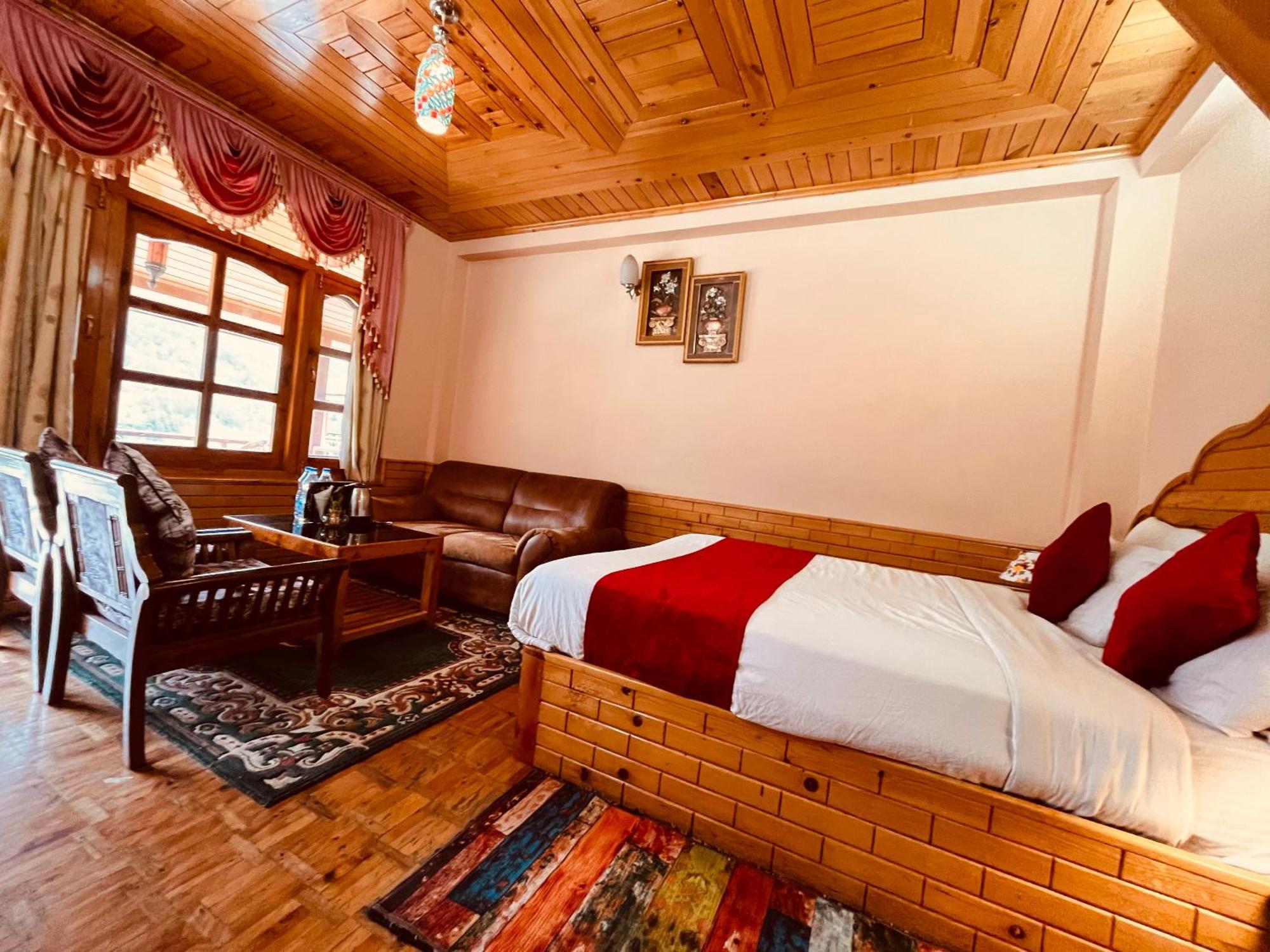 Hotel Hollywood Manali - Scenic River & Mountain View With Premium Rooms מראה חיצוני תמונה